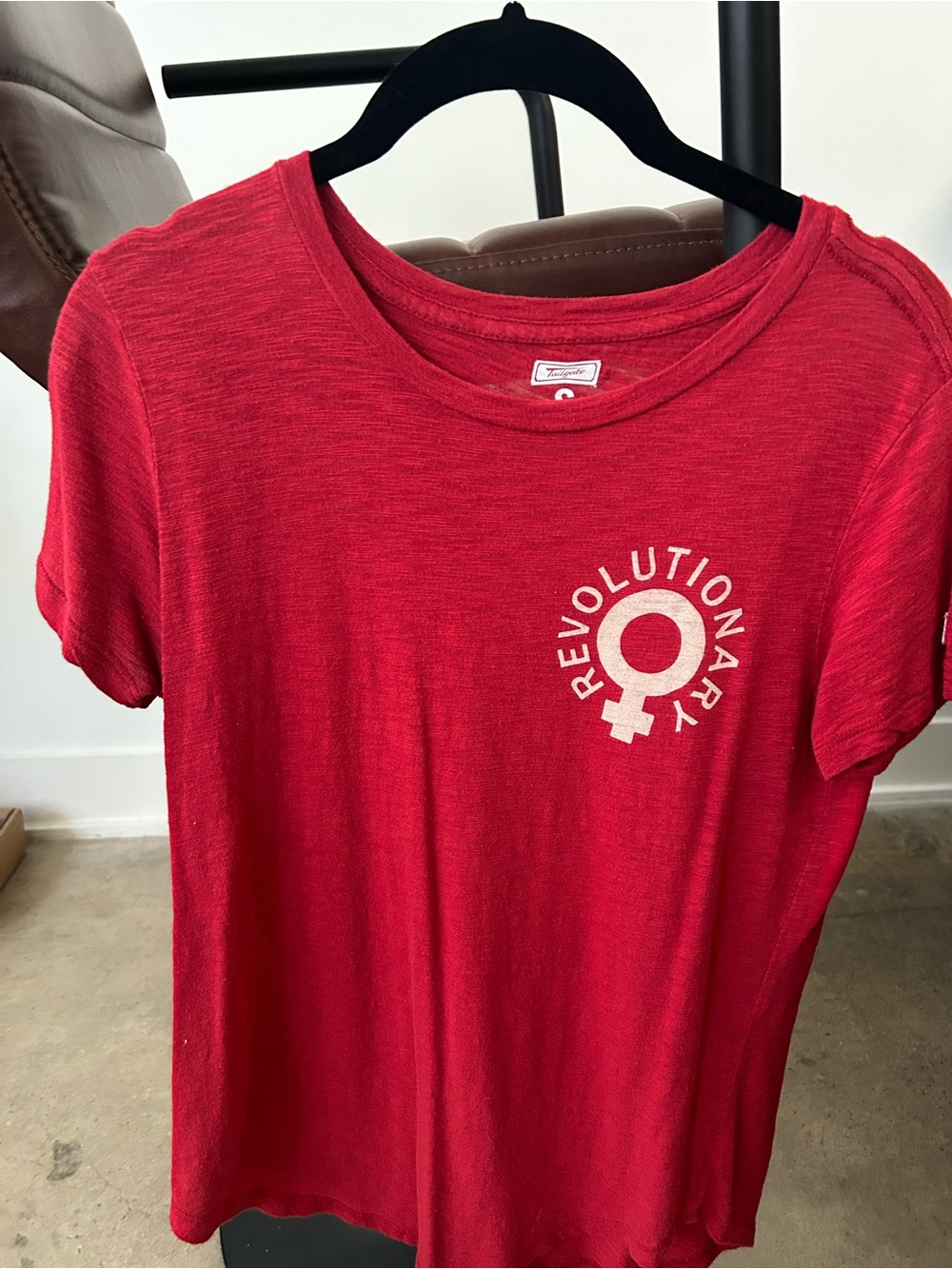American Eagle Outfitters Red Graphic Short Sleeve Tee